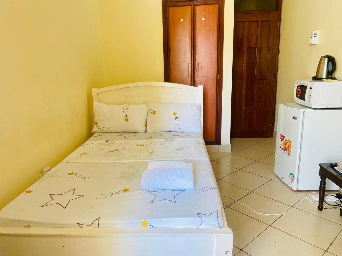 Dala Studio - Beach Road Apartment Mombasa Exterior foto